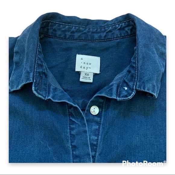 ✨ A New Day Button Down Denim Sleeveless Top - XS - Picture 2 of 6